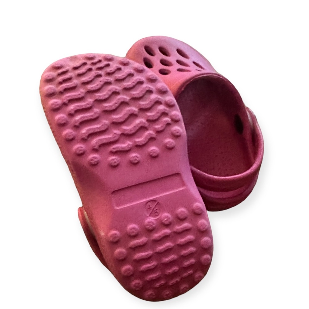Crocs Size 4/5 - Picture 4 of 7